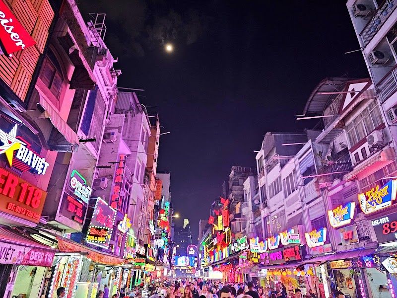 Bui Vien 裴園街