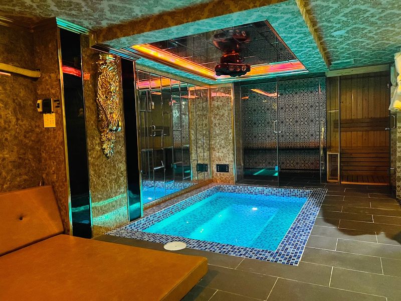 Dubai Luxury Massage 1